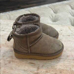 Ugg Cozy Brown Kids Boots‎